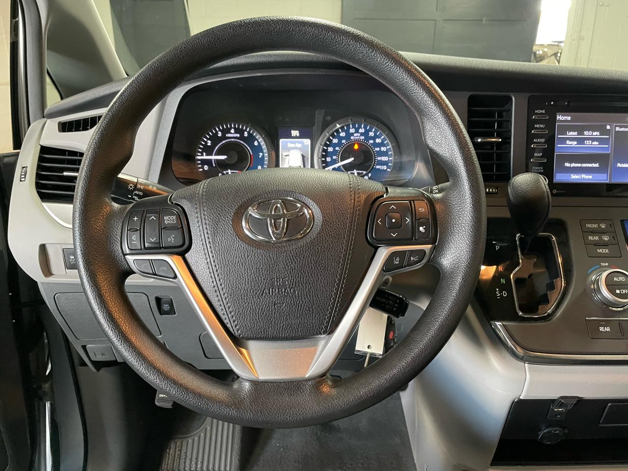 Toyota Sienna LE 8-Passenger 2019