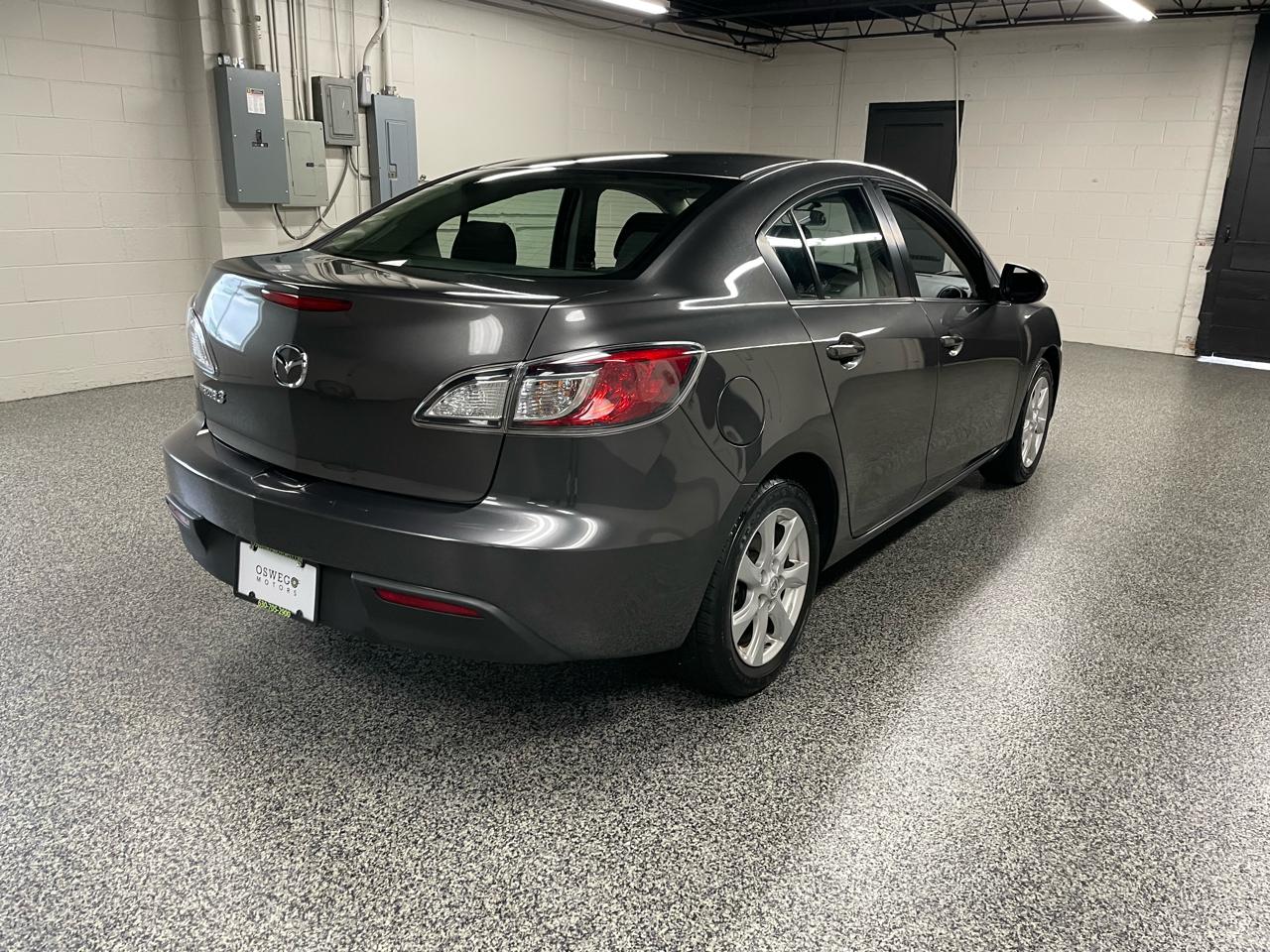 Mazda MAZDA3 i Touring 4-door 2011