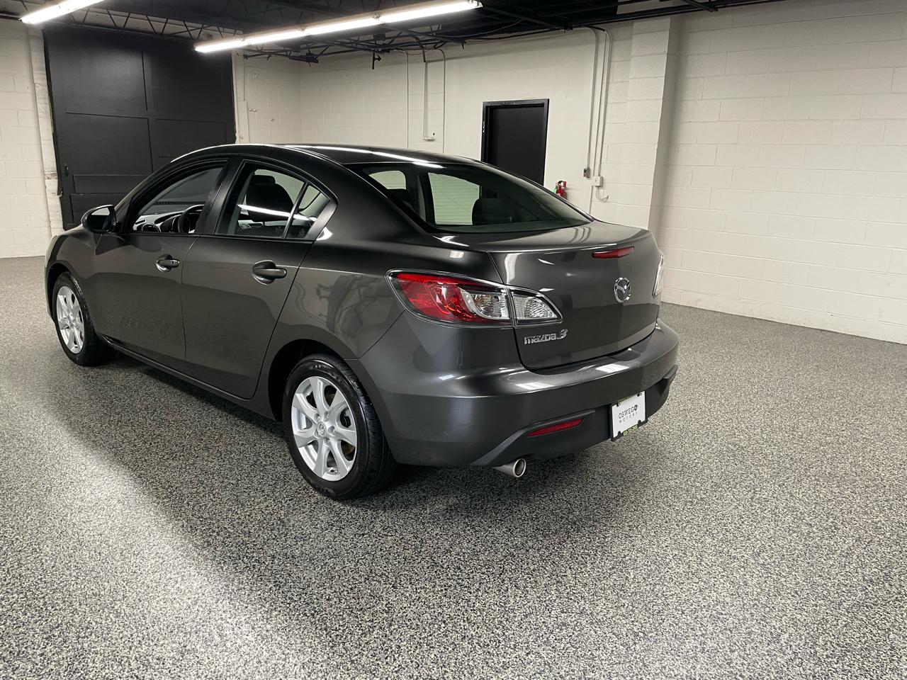 Mazda MAZDA3 i Touring 4-door 2011