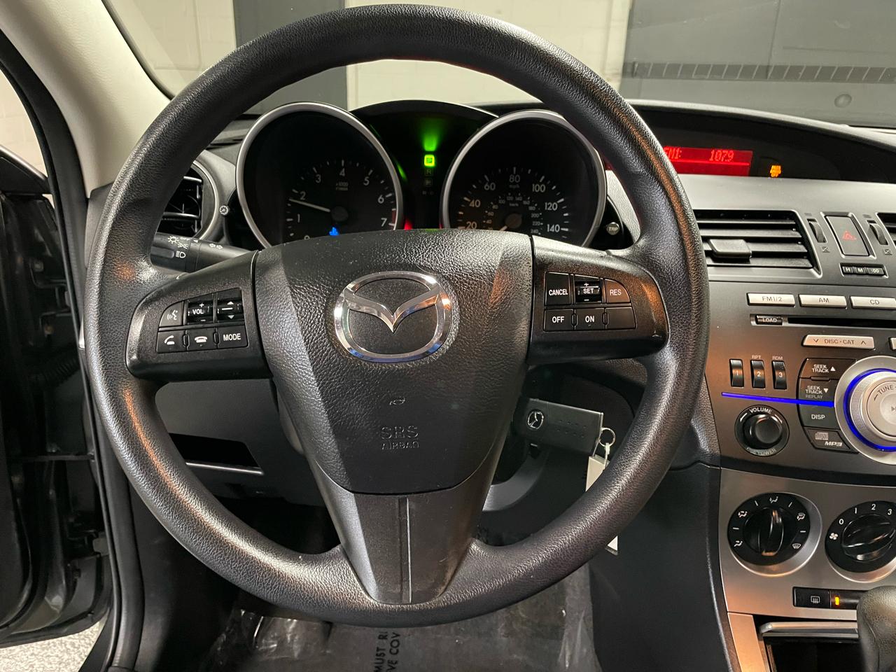 Mazda MAZDA3 i Touring 4-door 2011