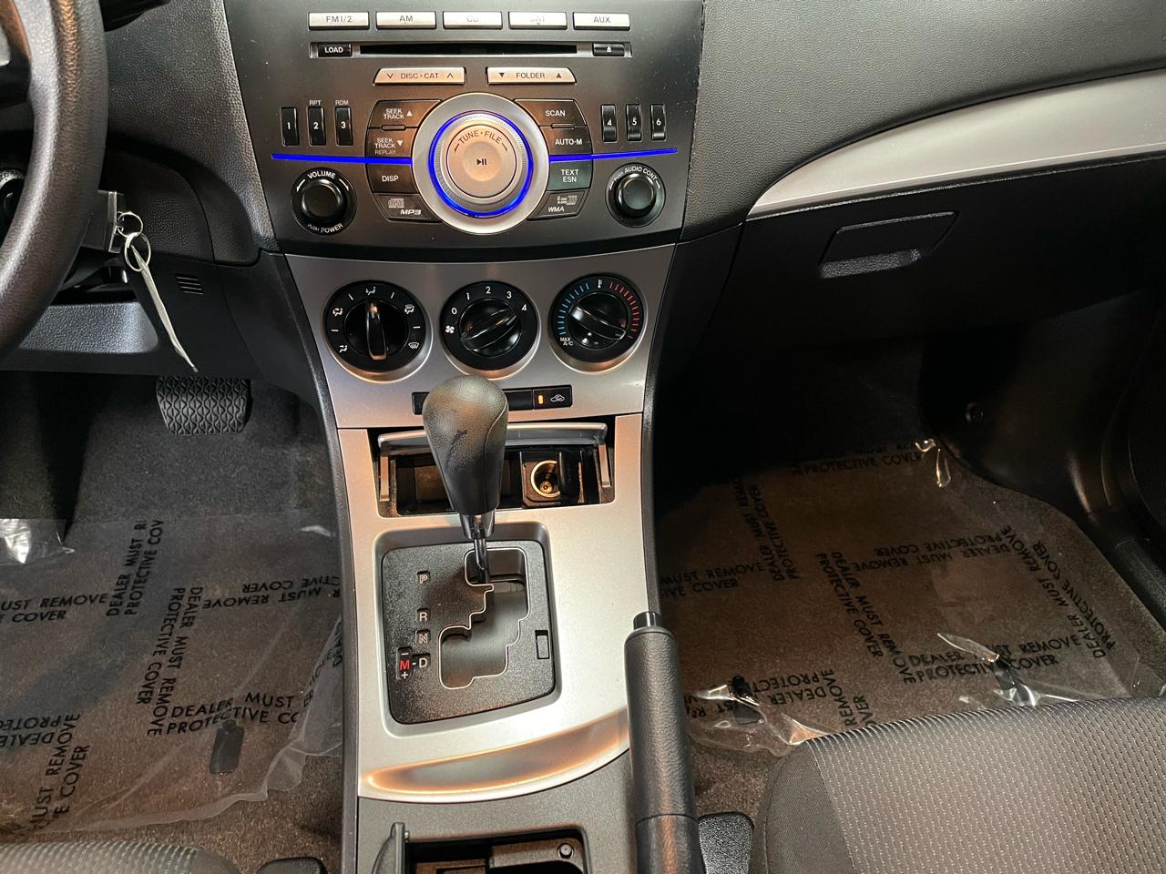 Mazda MAZDA3 i Touring 4-door 2011
