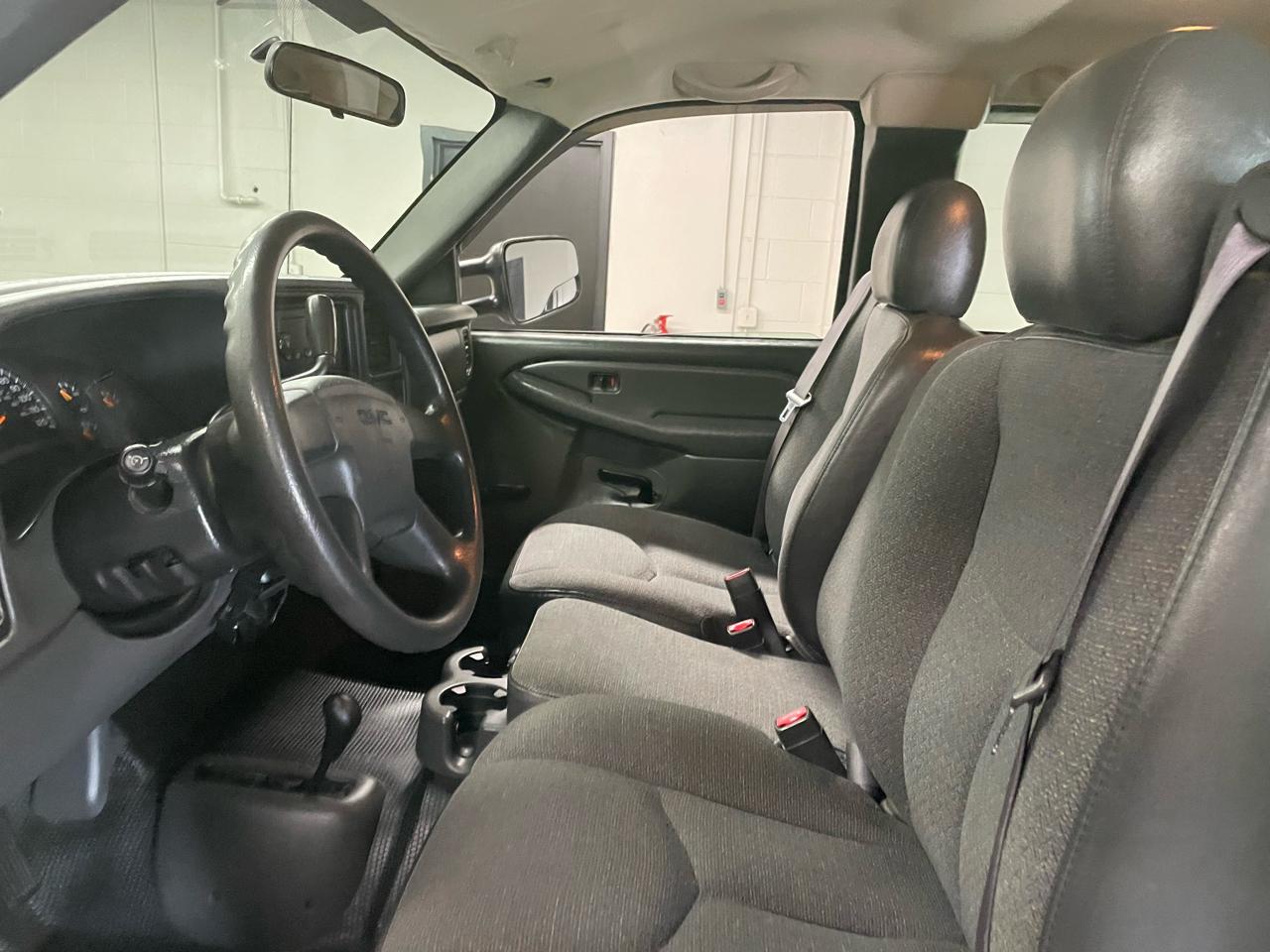 GMC Sierra 2500HD Ext. Cab Long Bed 4WD 2004