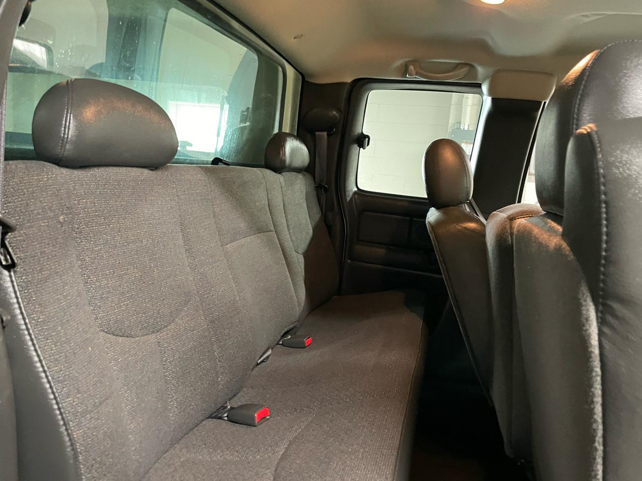 GMC Sierra 2500HD Ext. Cab Long Bed 4WD 2004