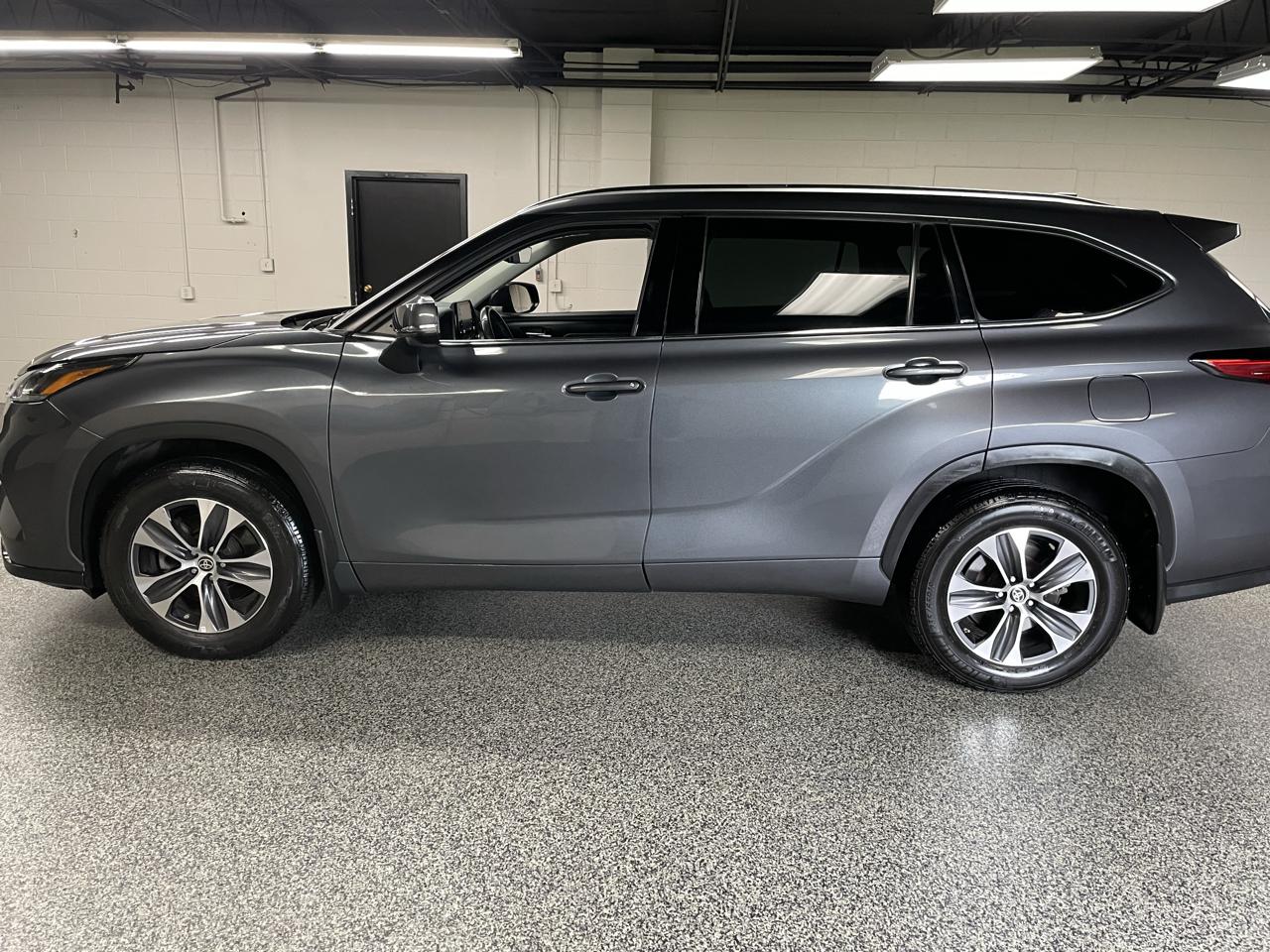 Toyota Highlander XLE Nav AWD V6 2021