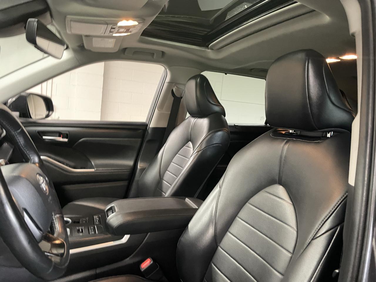 Toyota Highlander XLE Nav AWD V6 2021