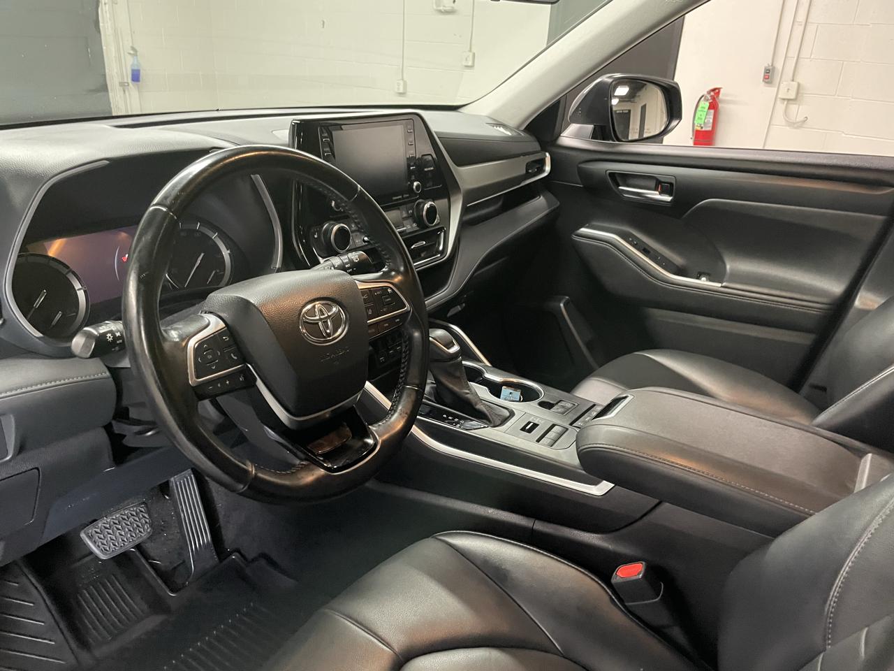 Toyota Highlander XLE Nav AWD V6 2021