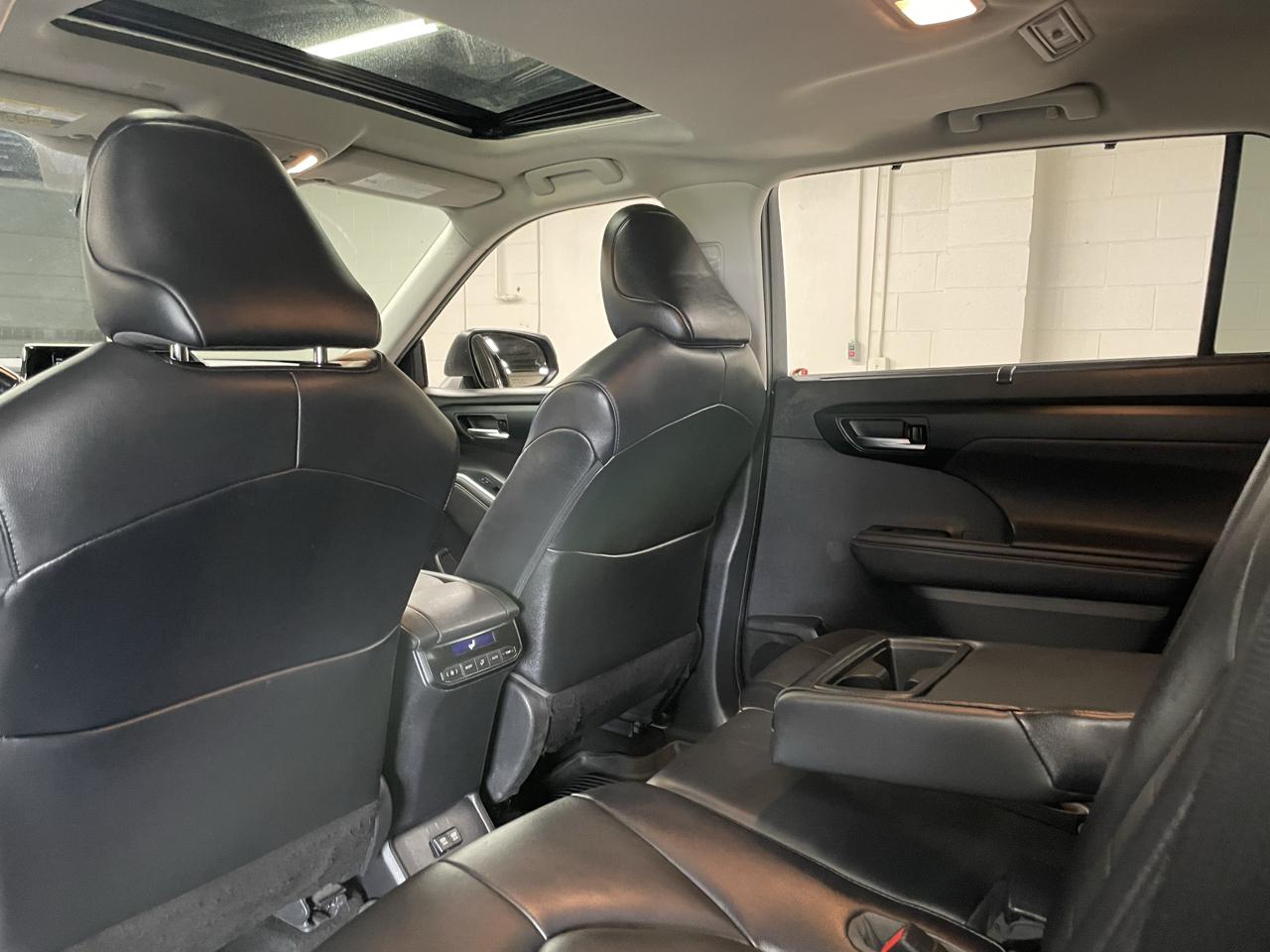 Toyota Highlander XLE Nav AWD V6 2021