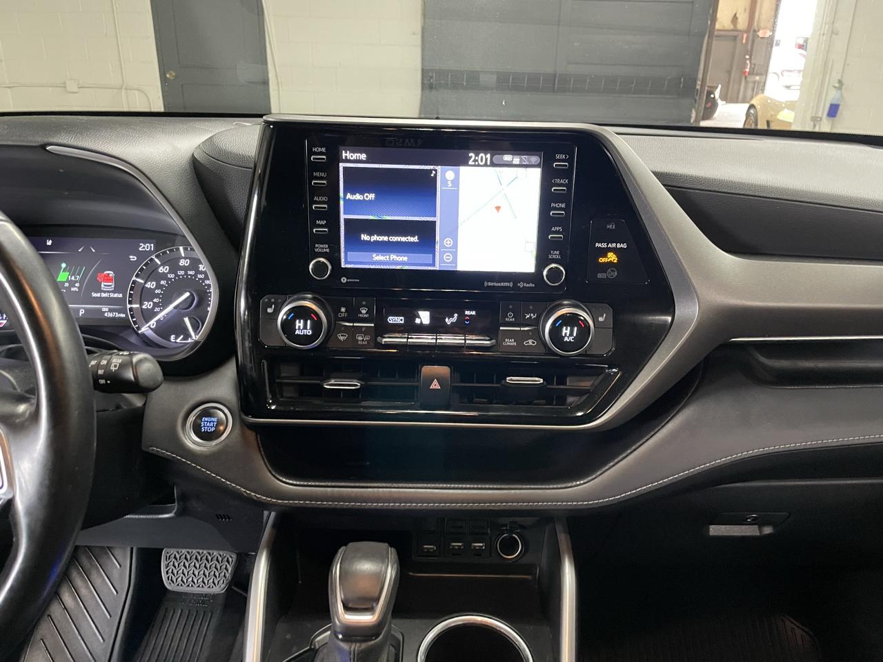 Toyota Highlander XLE Nav AWD V6 2021