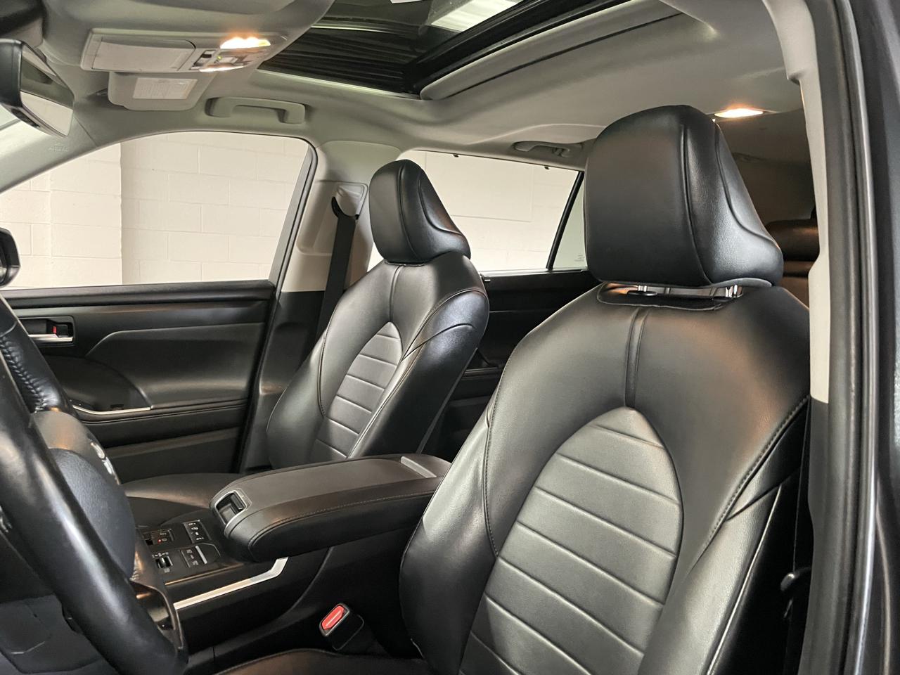 Toyota Highlander XLE Nav AWD V6 2021