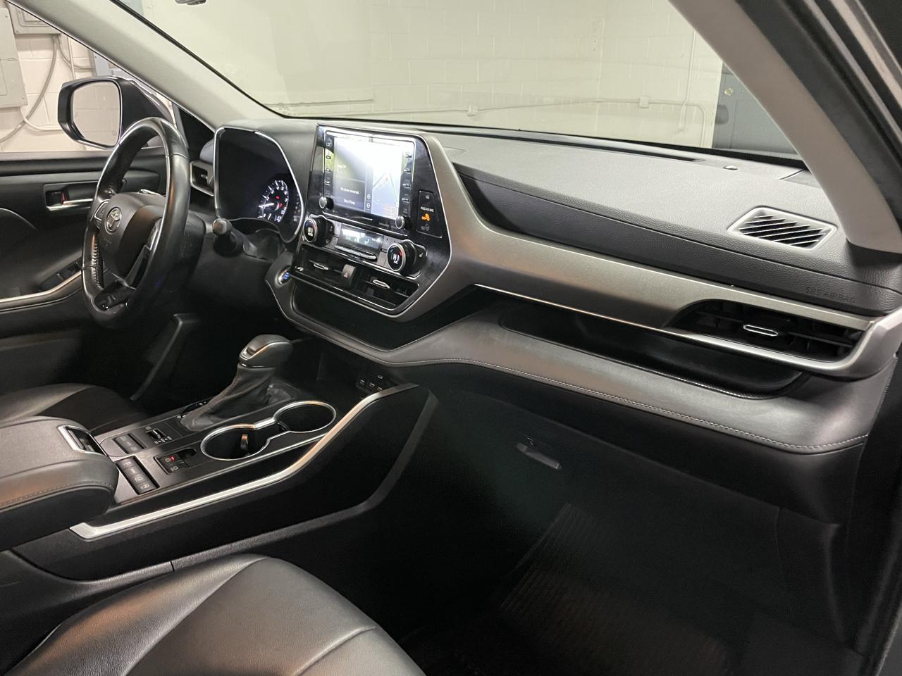 Toyota Highlander XLE Nav AWD V6 2021
