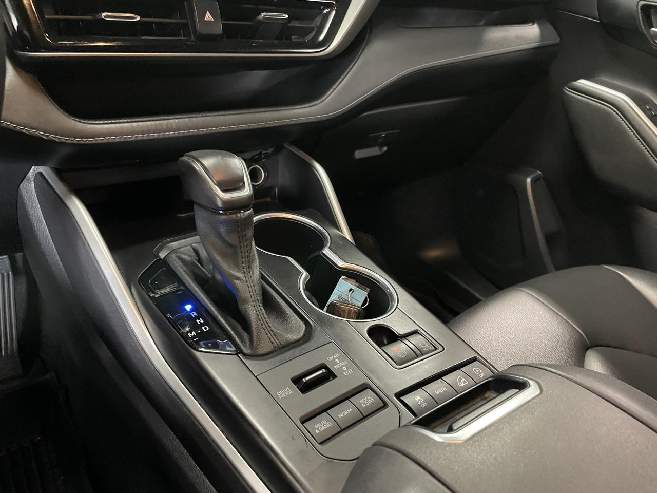 Toyota Highlander XLE Nav AWD V6 2021