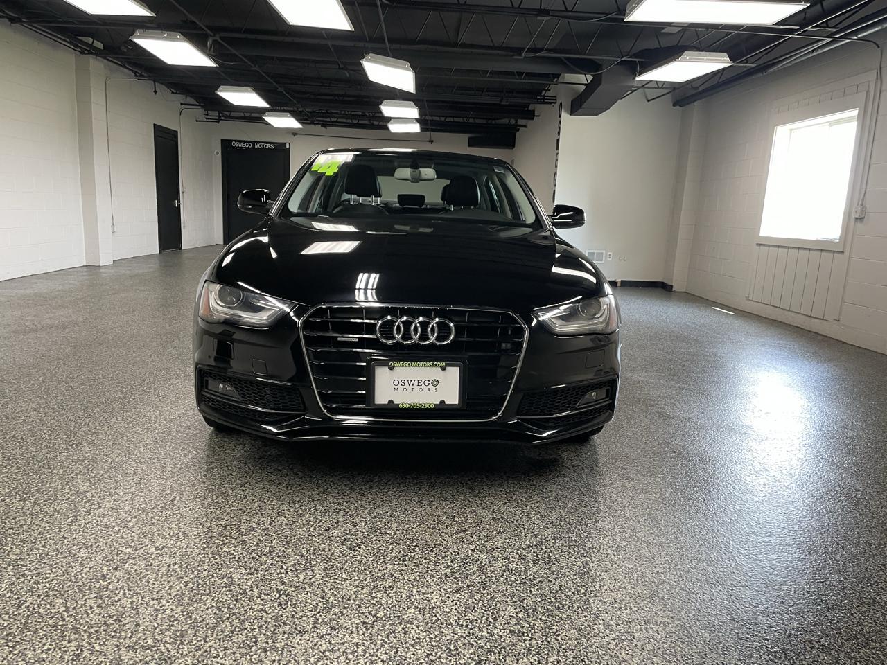 Audi A4 2.0T Premium Plus quattro Sedan 2014