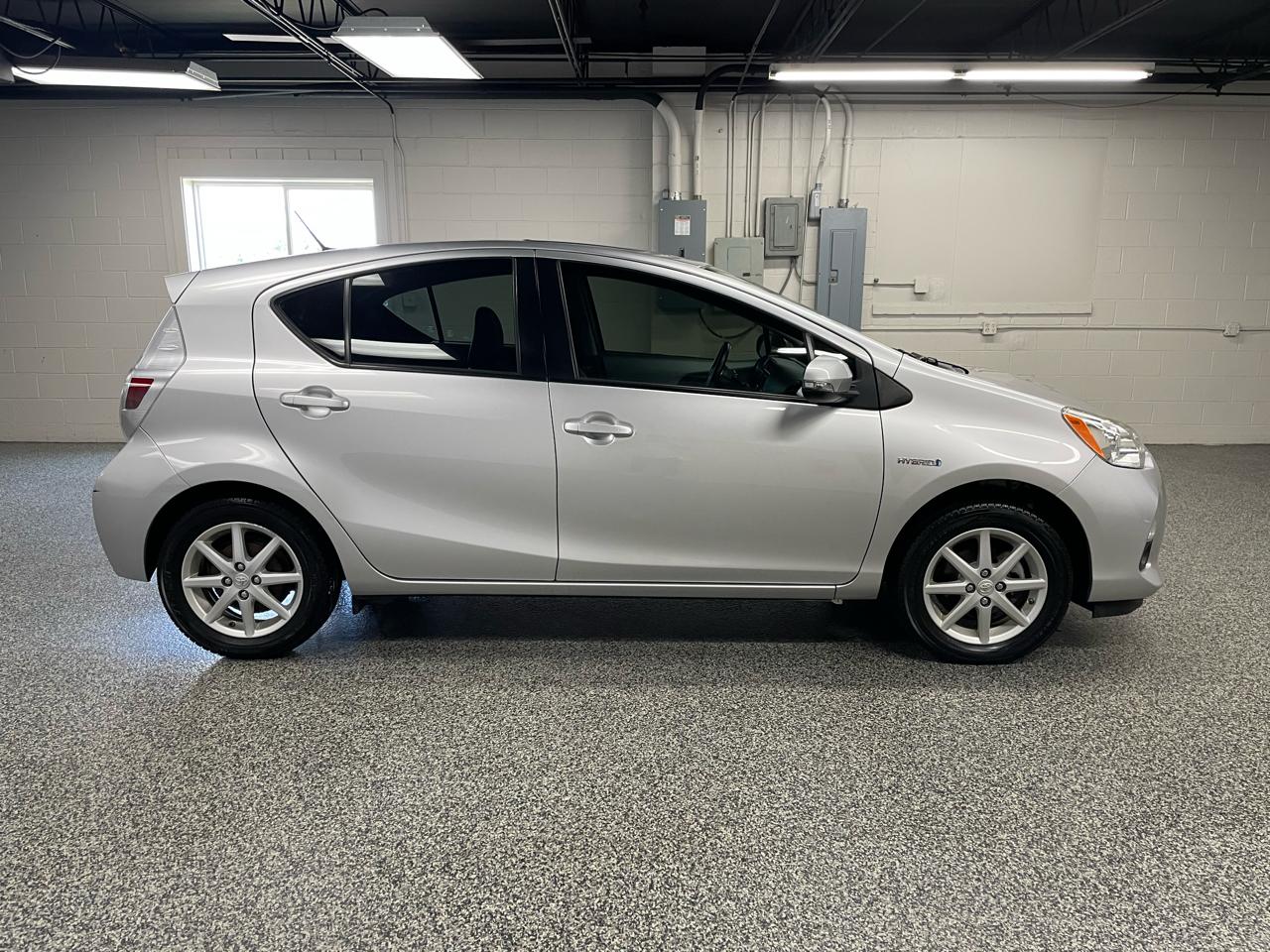 Toyota Prius c Four 2013