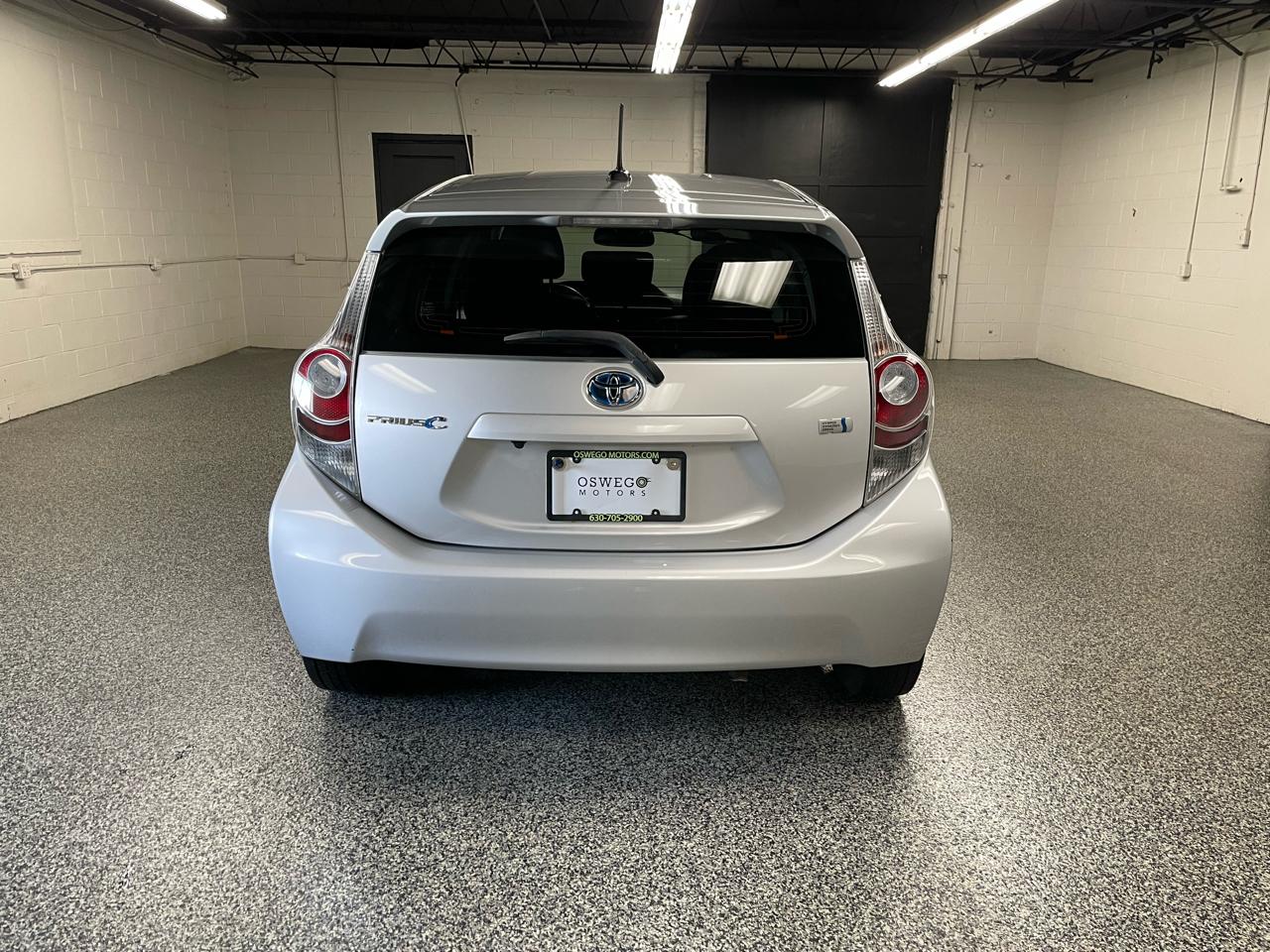 Toyota Prius c Four 2013