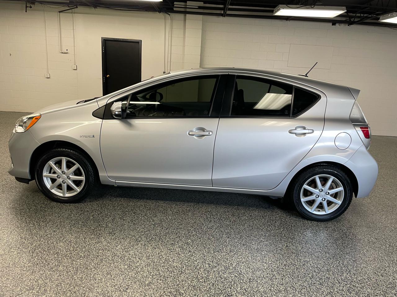 Toyota Prius c Four 2013