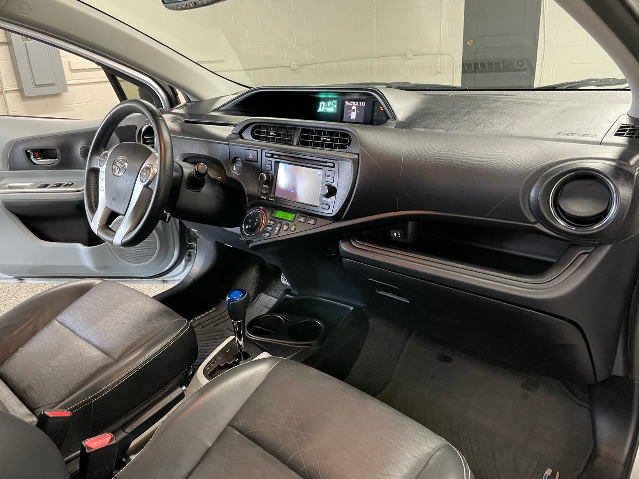 Toyota Prius c Four 2013
