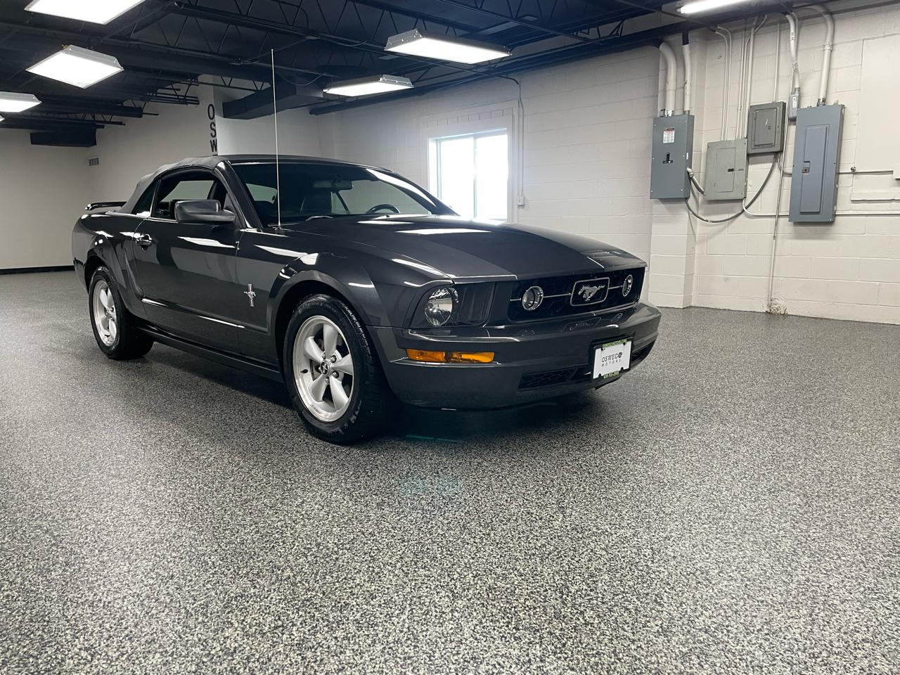 Ford Mustang V6 Deluxe Convertible 2007
