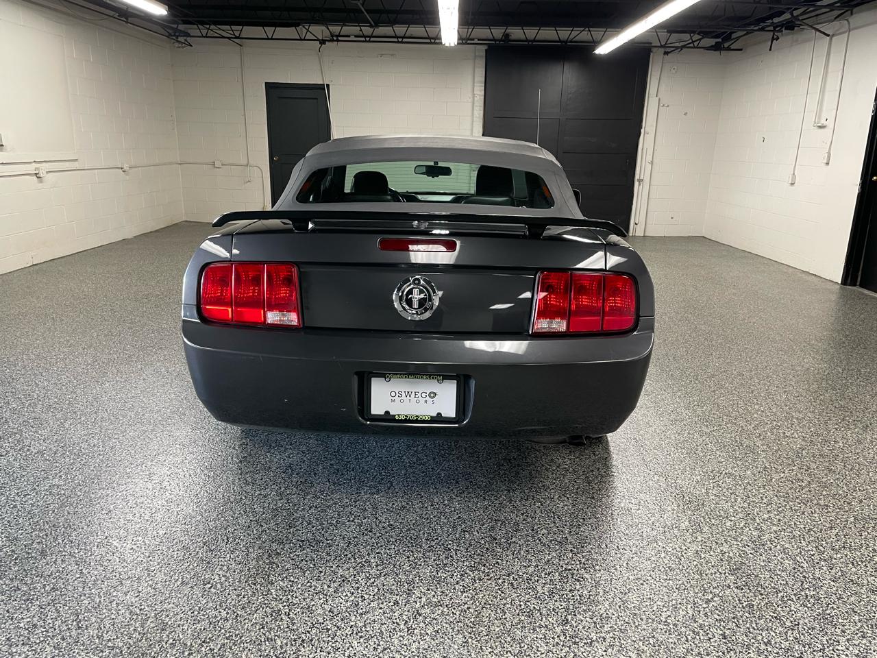Ford Mustang V6 Deluxe Convertible 2007
