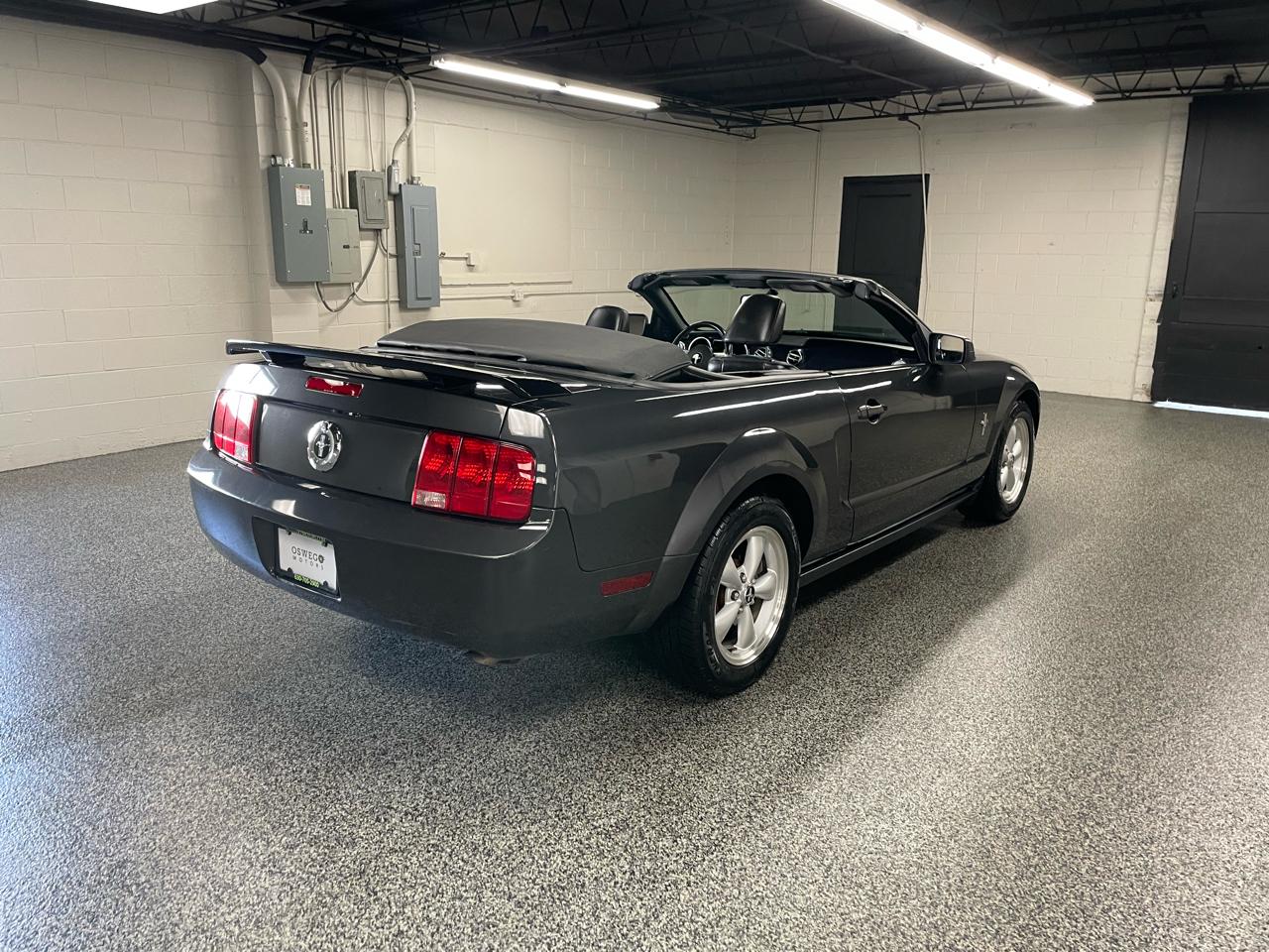 Ford Mustang V6 Deluxe Convertible 2007