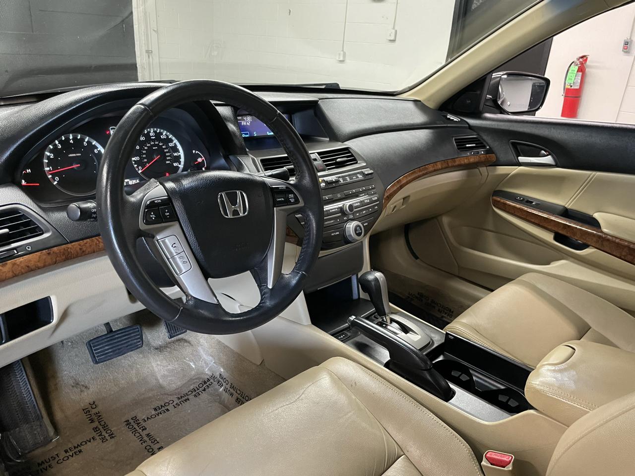 Honda Accord EX-L V6 Sedan AT 2012