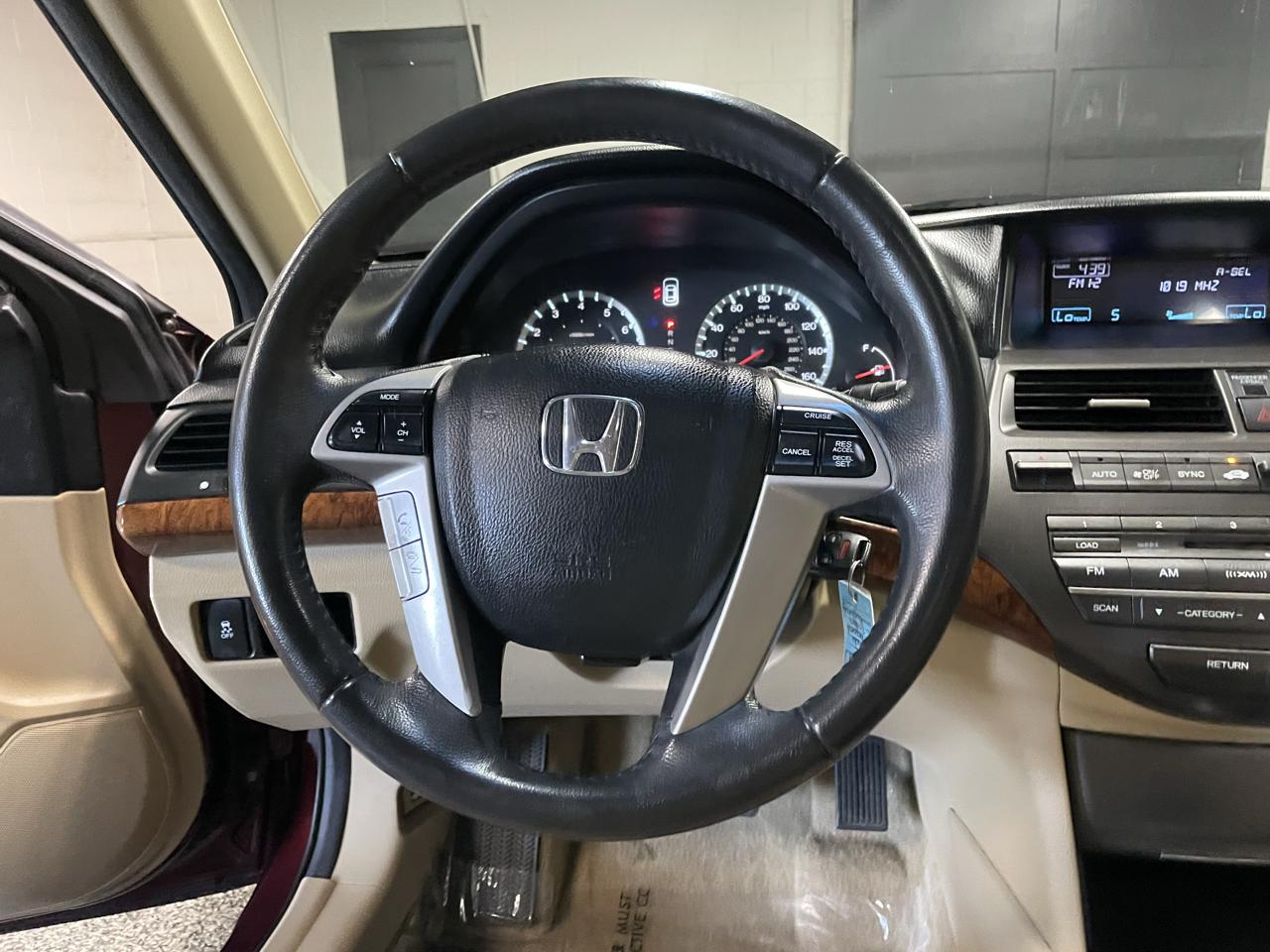 Honda Accord EX-L V6 Sedan AT 2012