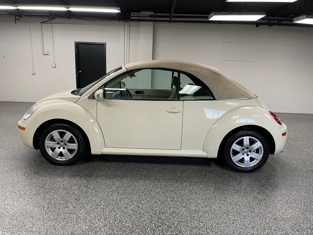 Volkswagen New Beetle 2.5L Convertible 2007
