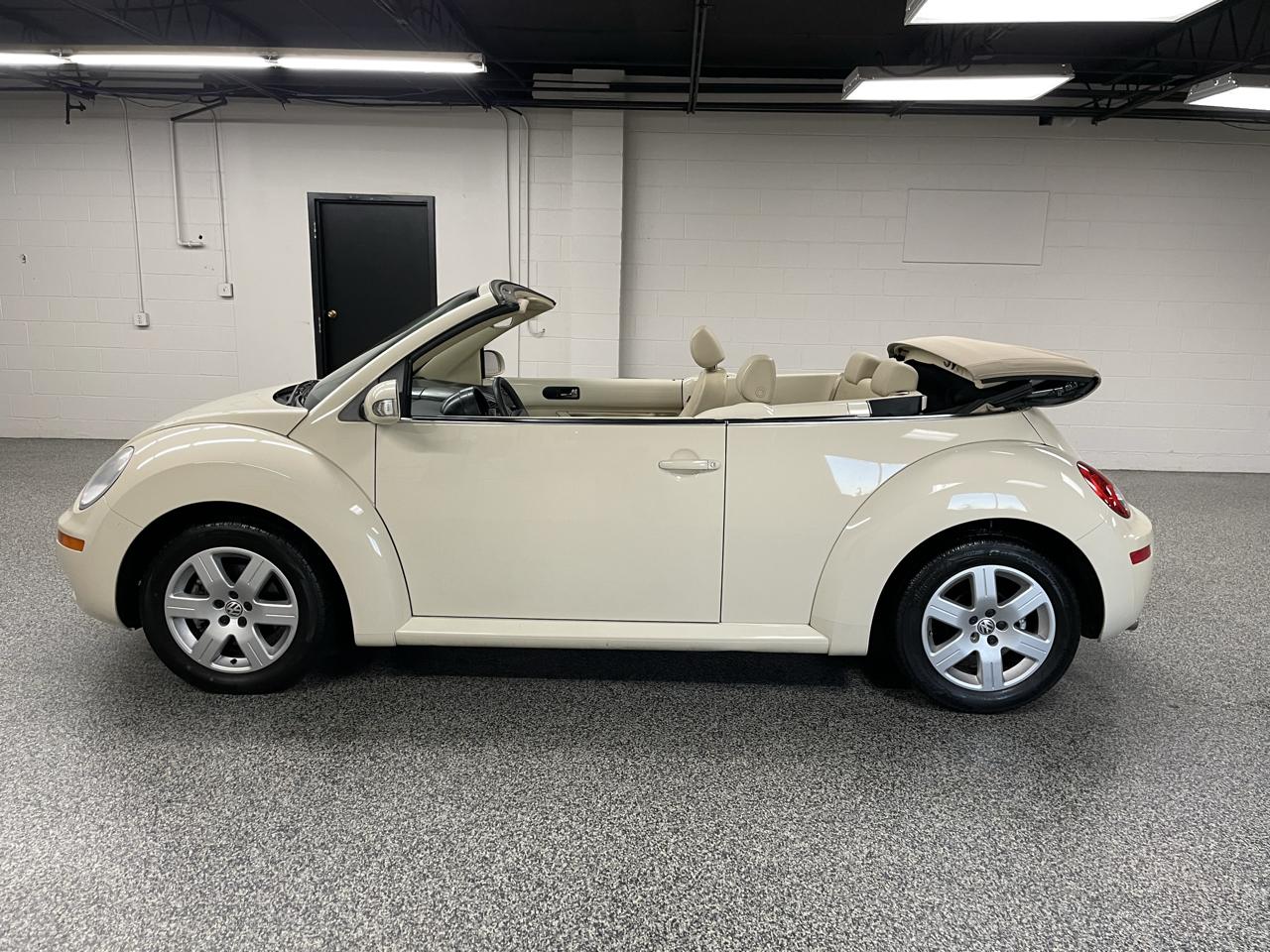 Volkswagen New Beetle 2.5L Convertible 2007