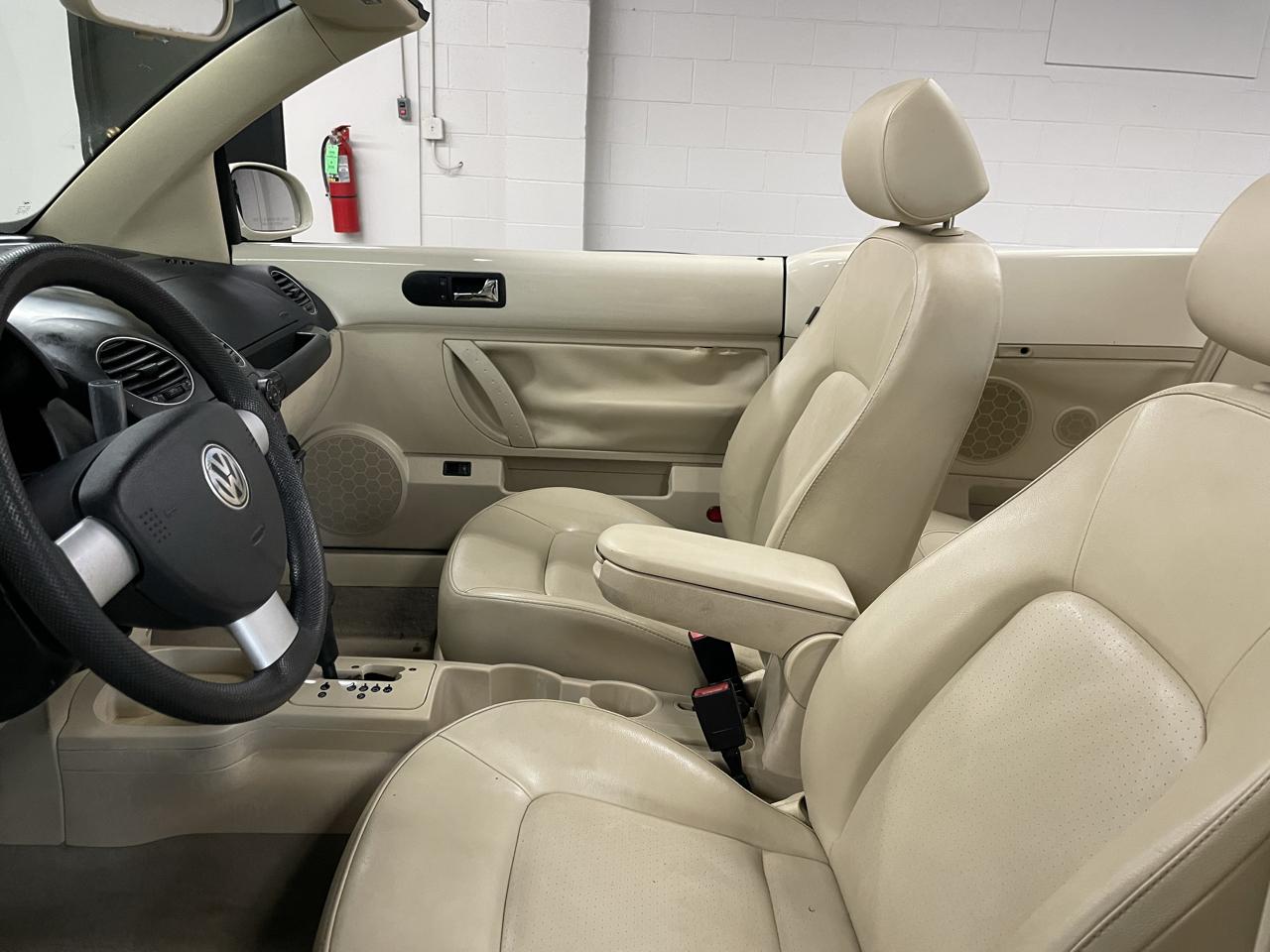 Volkswagen New Beetle 2.5L Convertible 2007