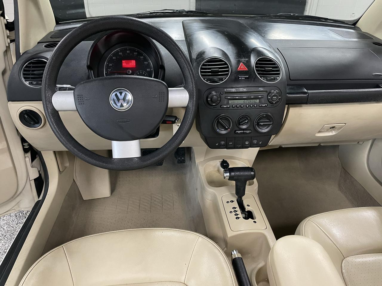 Volkswagen New Beetle 2.5L Convertible 2007