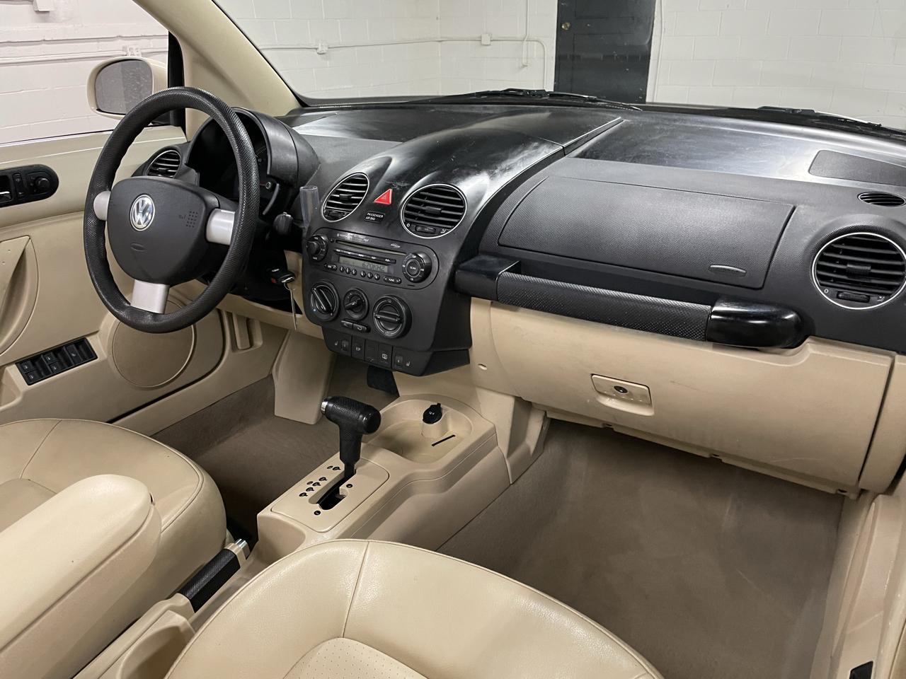 Volkswagen New Beetle 2.5L Convertible 2007