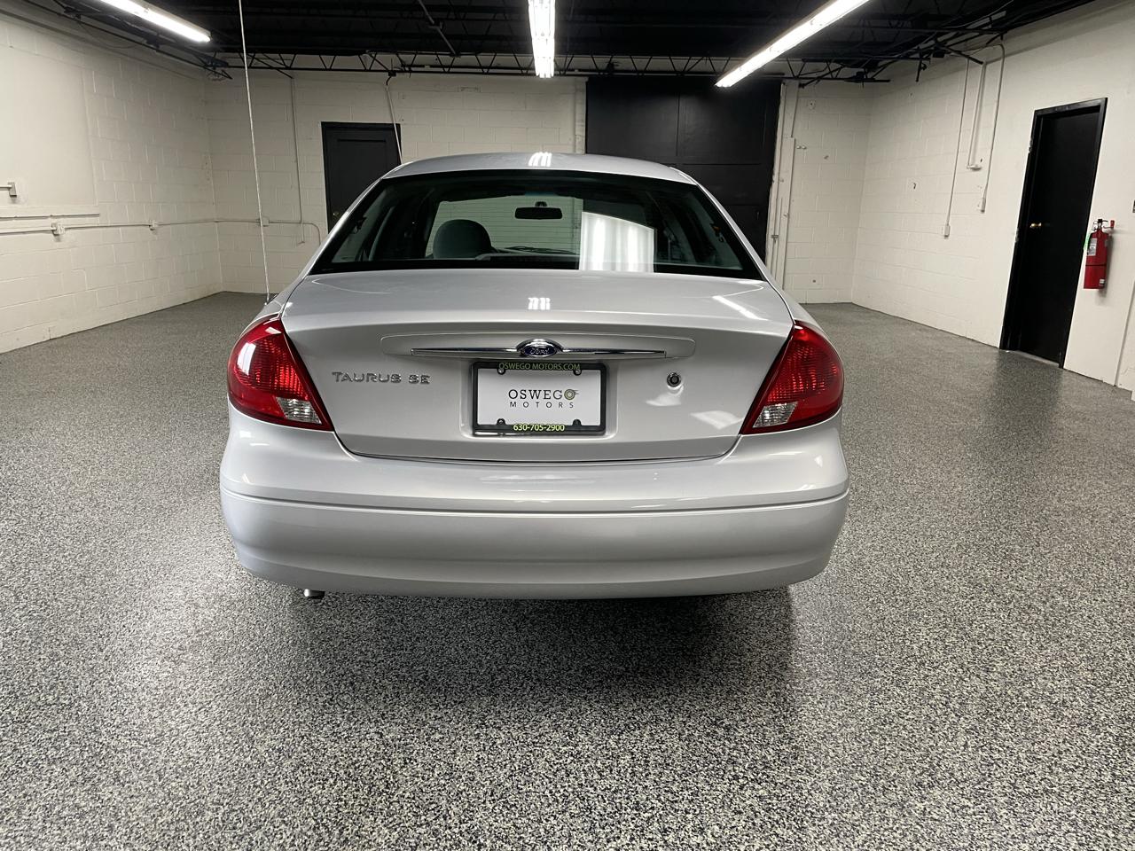 Ford Taurus SE 2002