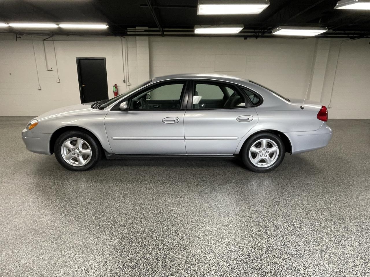Ford Taurus SE 2002