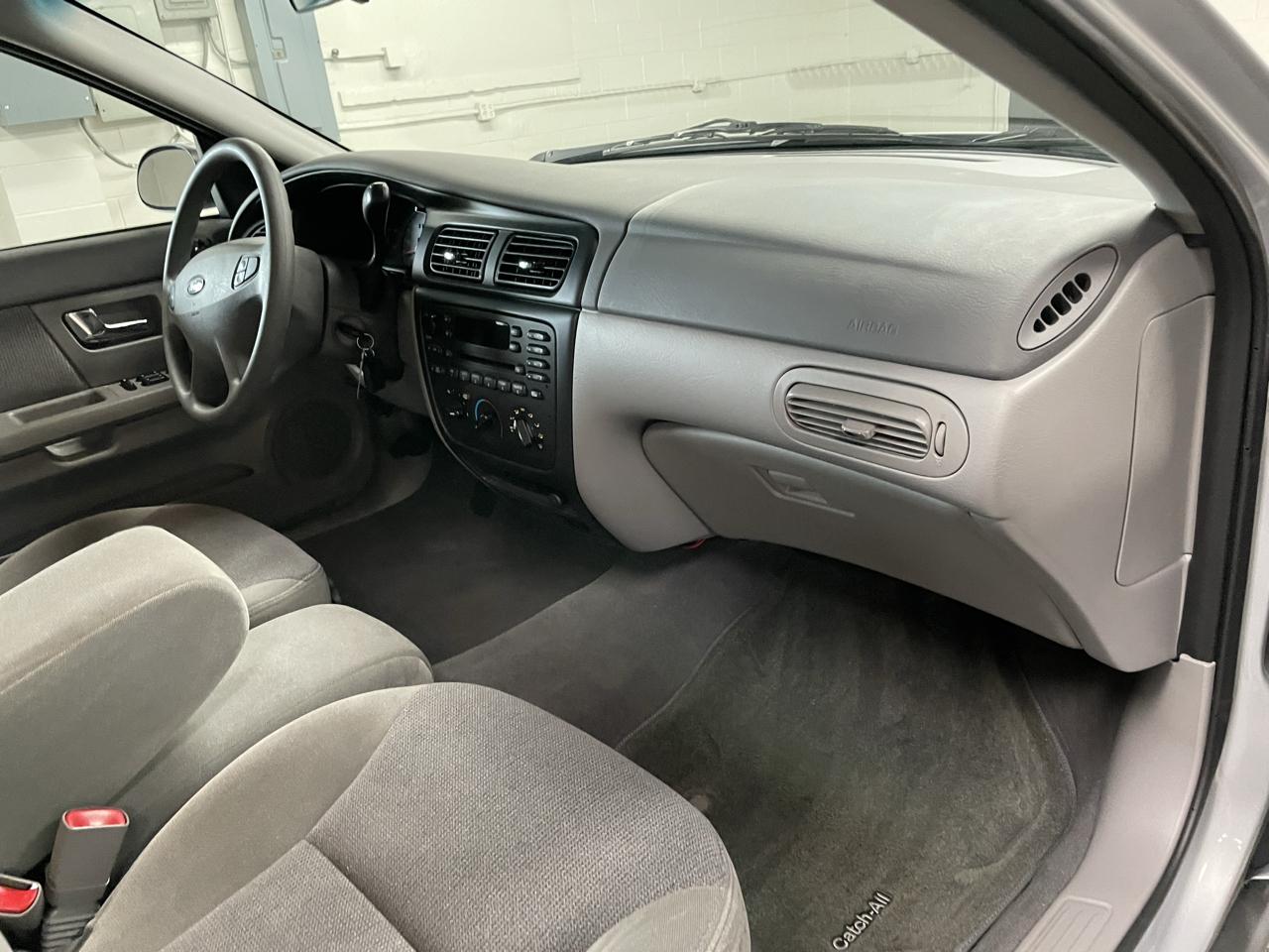 Ford Taurus SE 2002