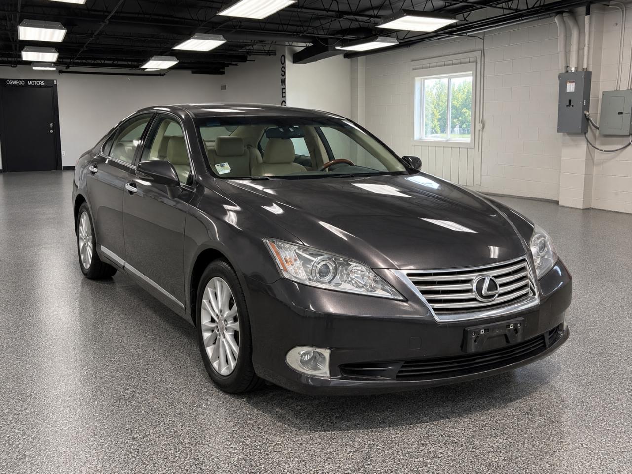 Lexus ES 350 Sedan 2012