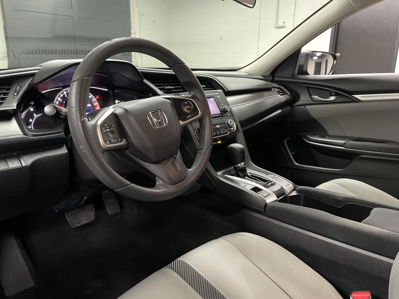 Honda Civic LX Sedan CVT 2016