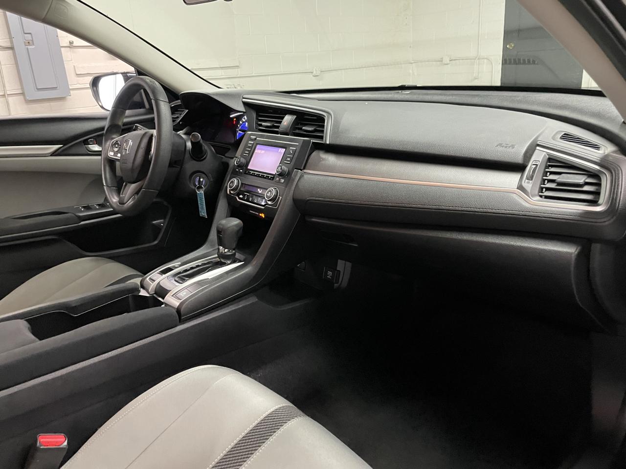 Honda Civic LX Sedan CVT 2016