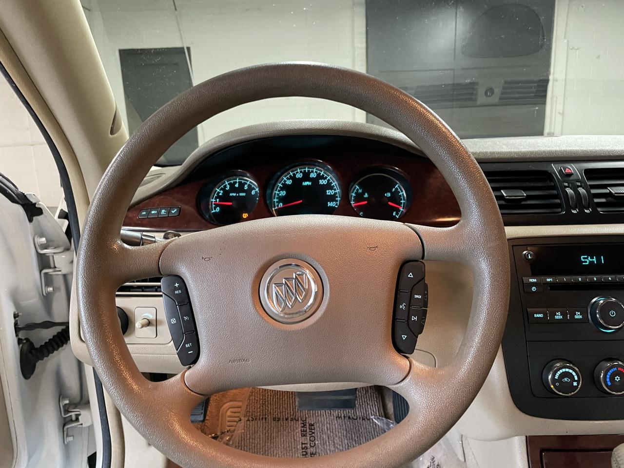 Buick Lucerne CX 2006