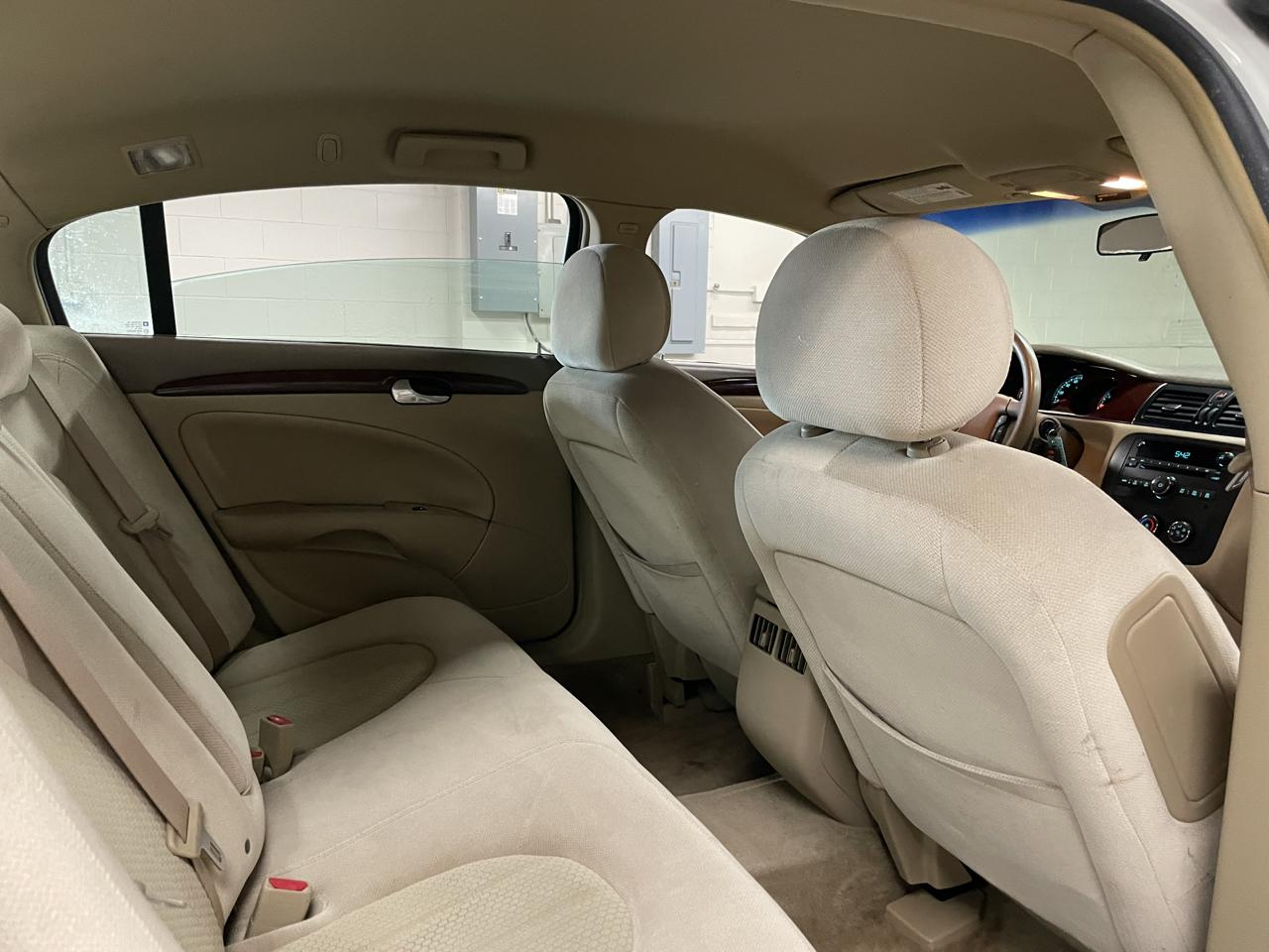 Buick Lucerne CX 2006