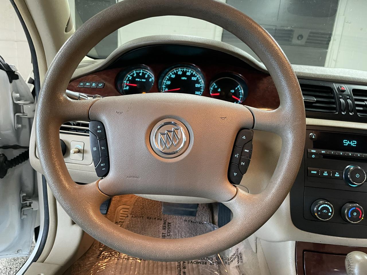 Buick Lucerne CX 2006