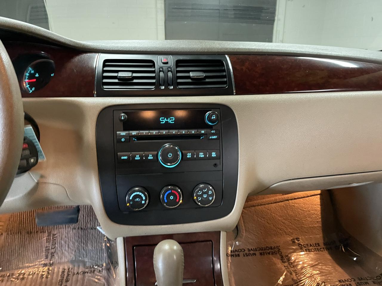Buick Lucerne CX 2006