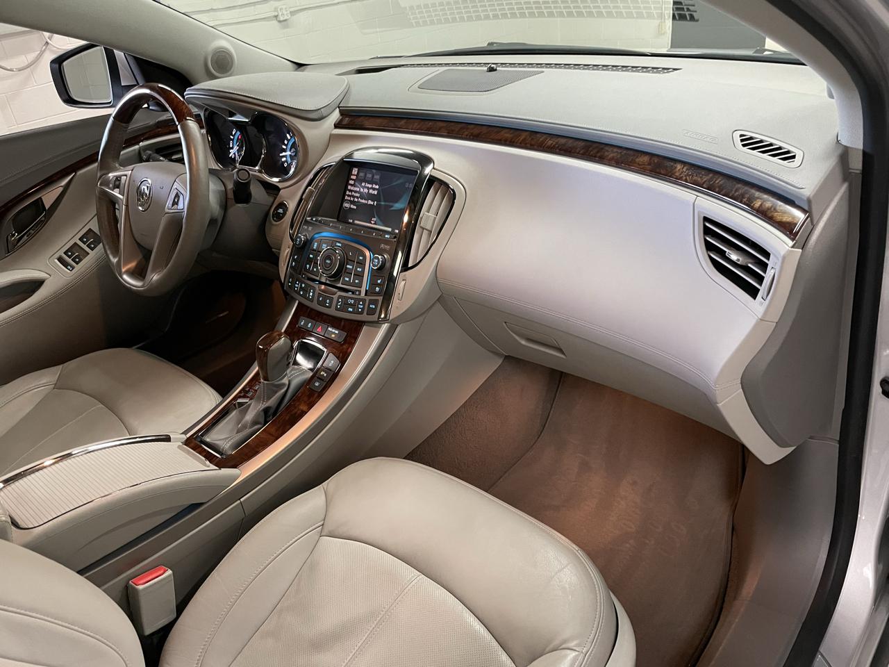 Buick LaCrosse CXL AWD 2010