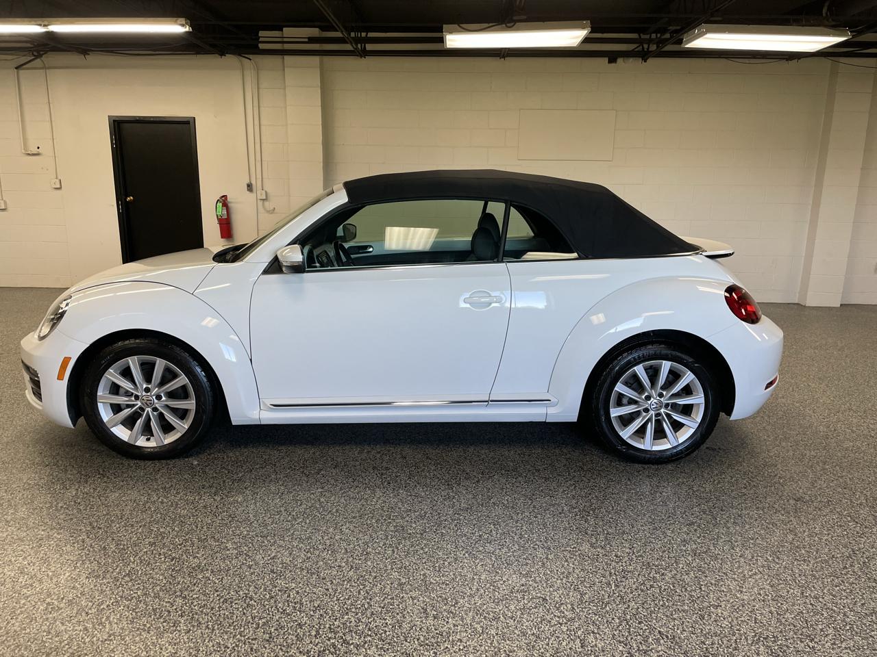 Volkswagen Beetle 2.0T SE Convertible 2018