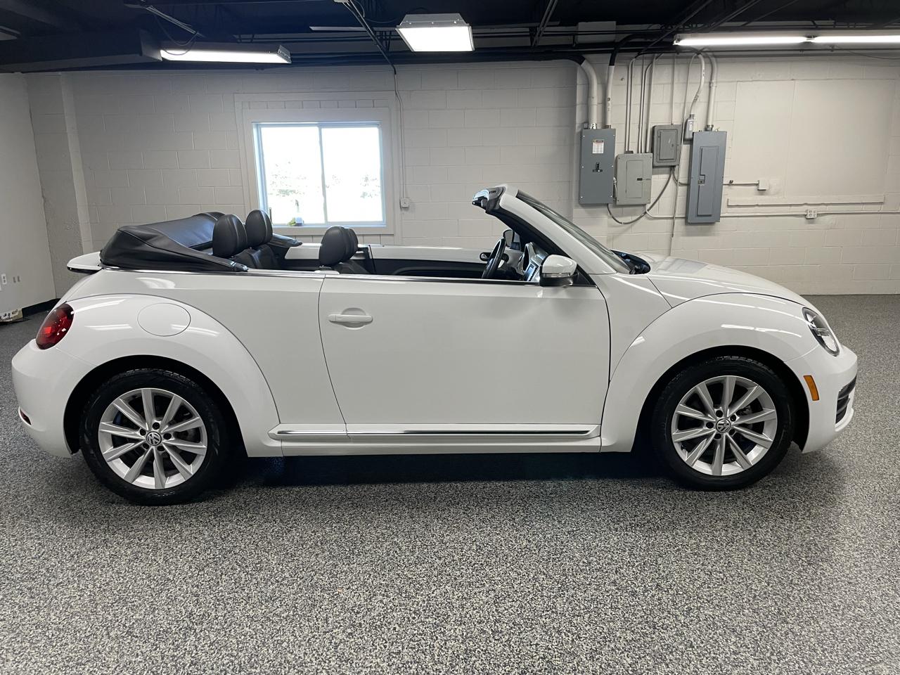 Volkswagen Beetle 2.0T SE Convertible 2018