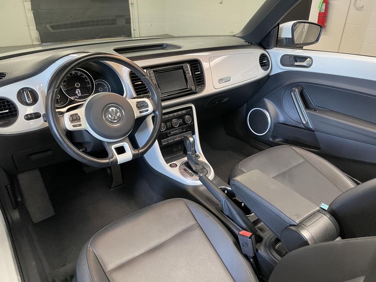 Volkswagen Beetle 2.0T SE Convertible 2018
