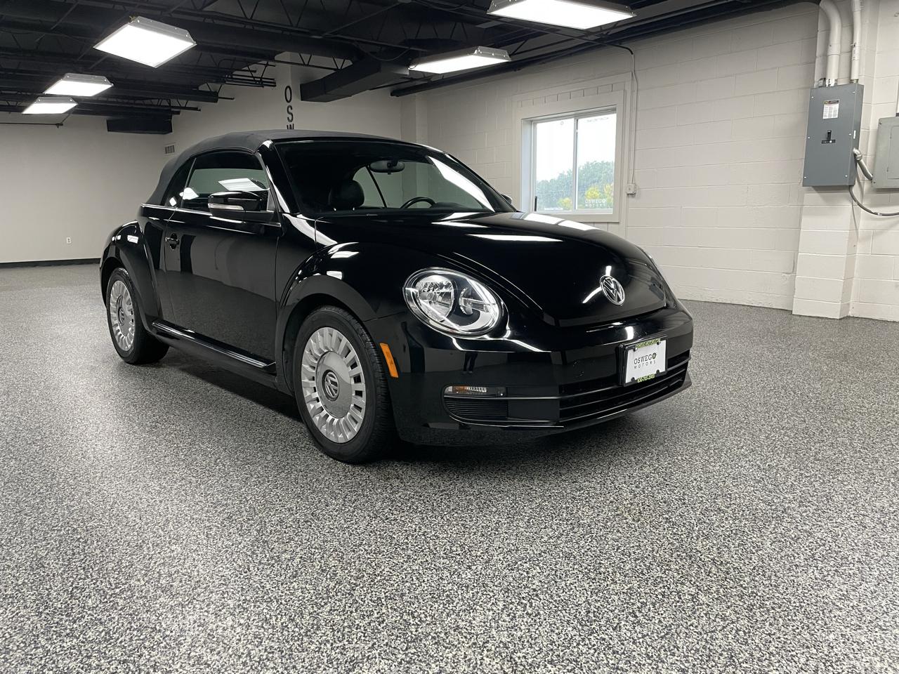 Volkswagen Beetle 1.8T Convertible w/Technology 2014