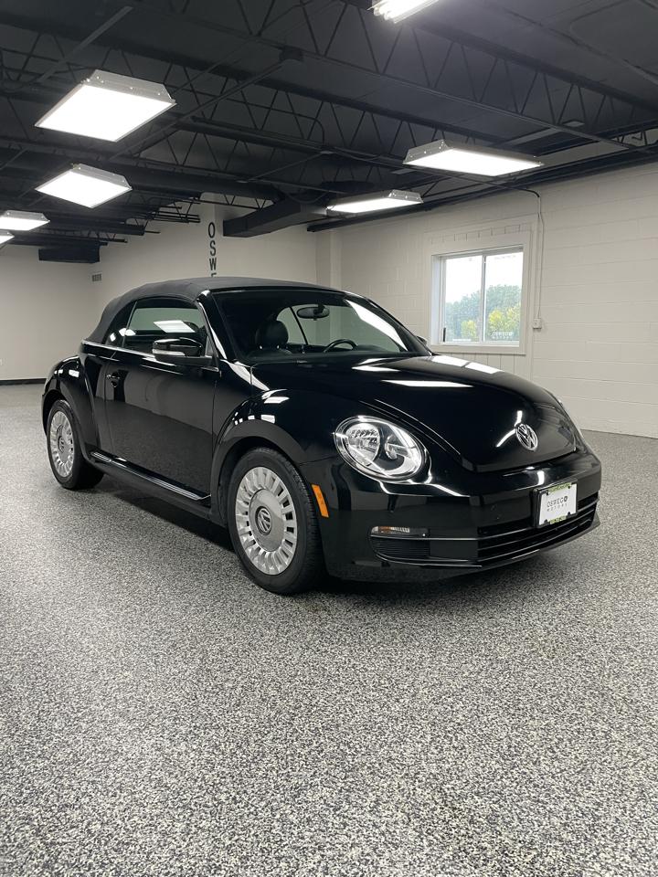 Volkswagen Beetle 1.8T Convertible w/Technology 2014