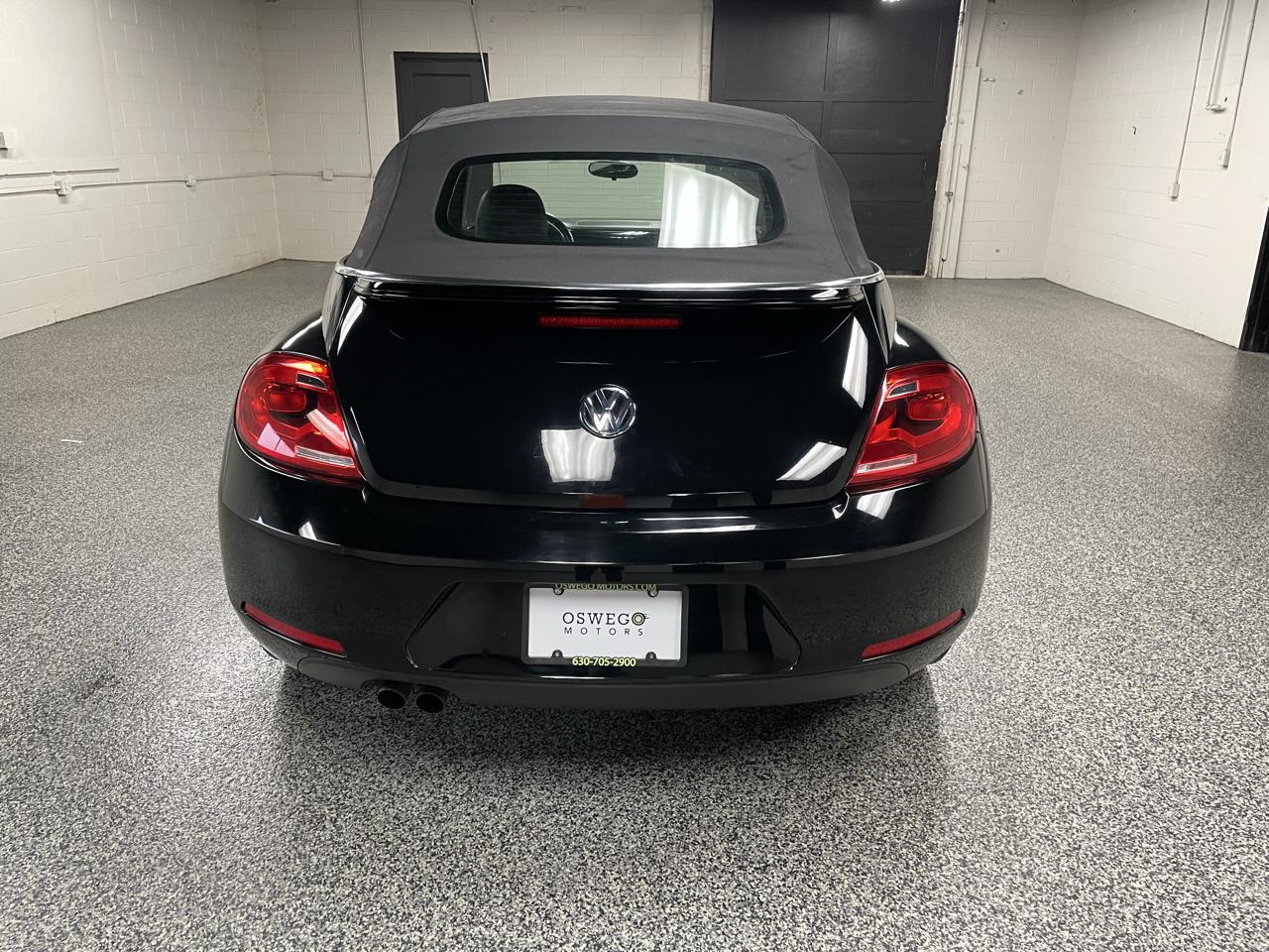 Volkswagen Beetle 1.8T Convertible w/Technology 2014