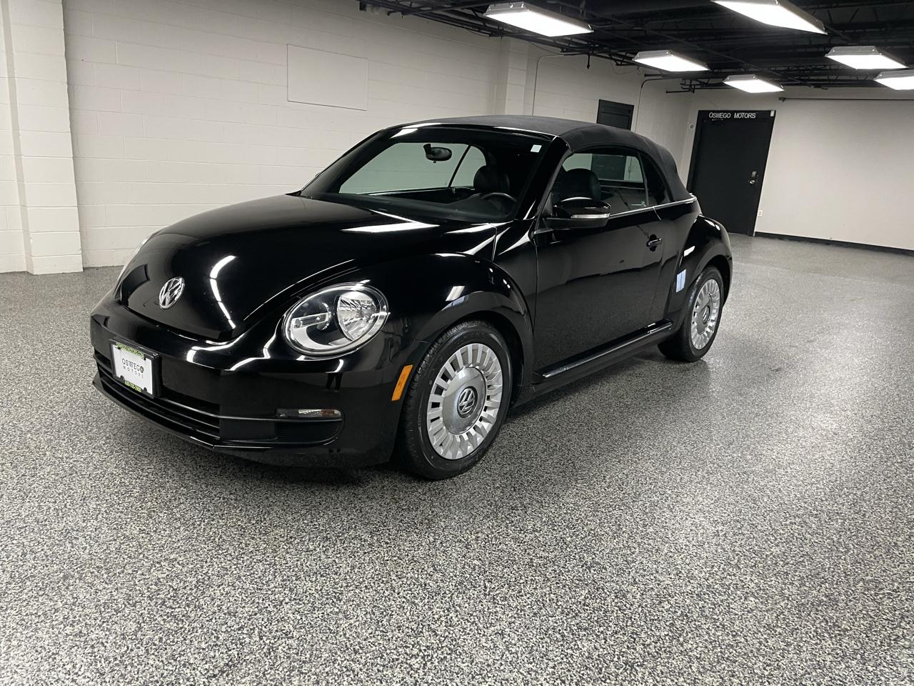 Volkswagen Beetle 1.8T Convertible w/Technology 2014