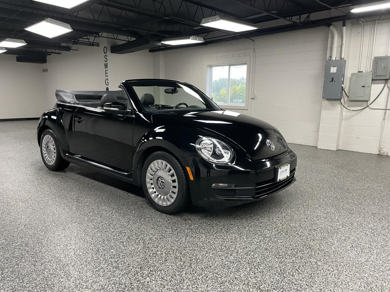 Volkswagen Beetle 1.8T Convertible w/Technology 2014