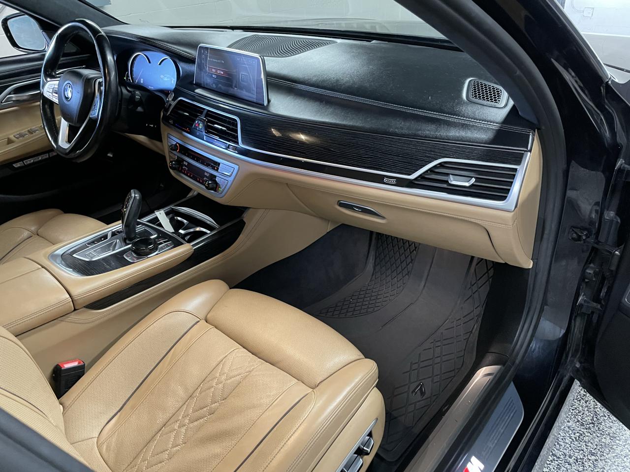 BMW 7-Series 750i xDrive 2016